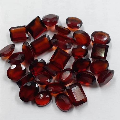 Red Gomed Gemstone (Ceylonese) - Standard Quality